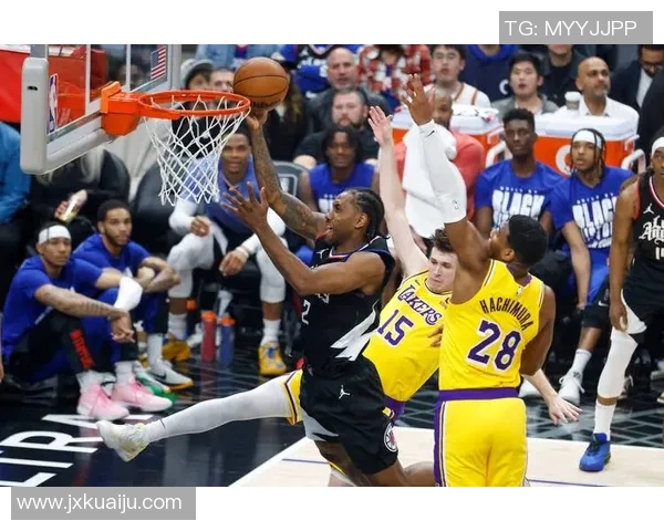 2007年湖人与骑士的巅峰对决回顾与精彩瞬间分析 2007年湖人与骑士的巅峰对决回顾与精彩瞬间分析