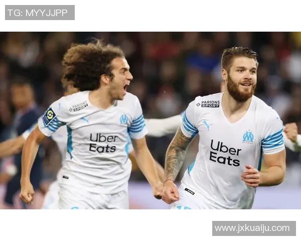 2018年法甲精彩对决里昂主场迎战尼斯球队表现与战术分析 2018年法甲精彩对决里昂主场迎战尼斯球队表现与战术分析